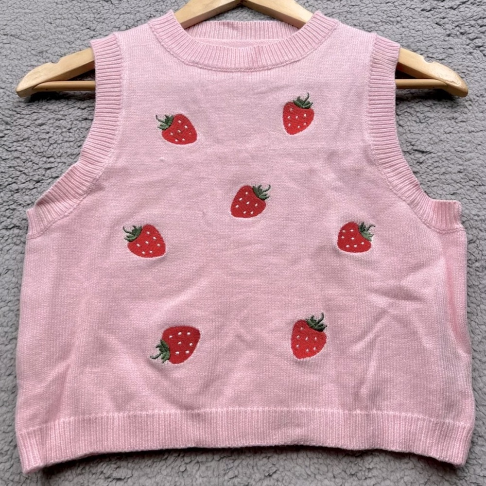 🍓 Women’s Strawberry Knit Vest Top (pink, size small)